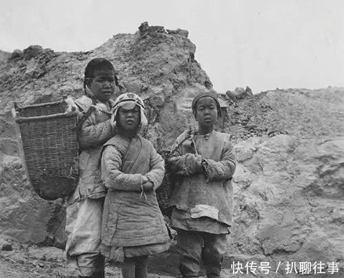 对比|清朝老照片:朱门酒肉臭,路有冻死骨,达官贵人与平民百姓的对比