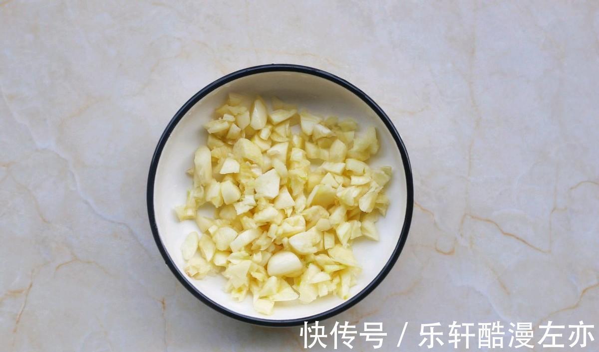 鲜美|3种素菜搭配在一起炒,鲜美又营养,味道清新爽口,给肉都不换