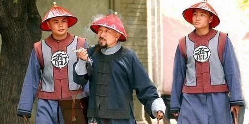 囚犯|御史巡视监狱出一上联,死刑犯当场对出,御史你无罪释放