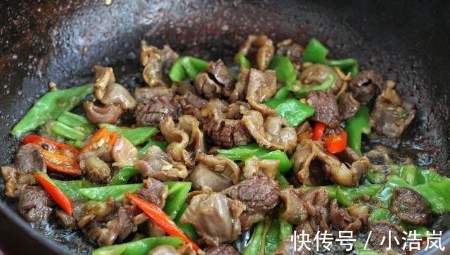 辣椒炒鸡胗|炒鸡胗没味肉质又硬?掌握2个小窍门,脆爽还入味