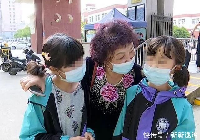 64岁生娃的“最老产妇”，为了两个女儿不敢退休，如今生活乱糟糟