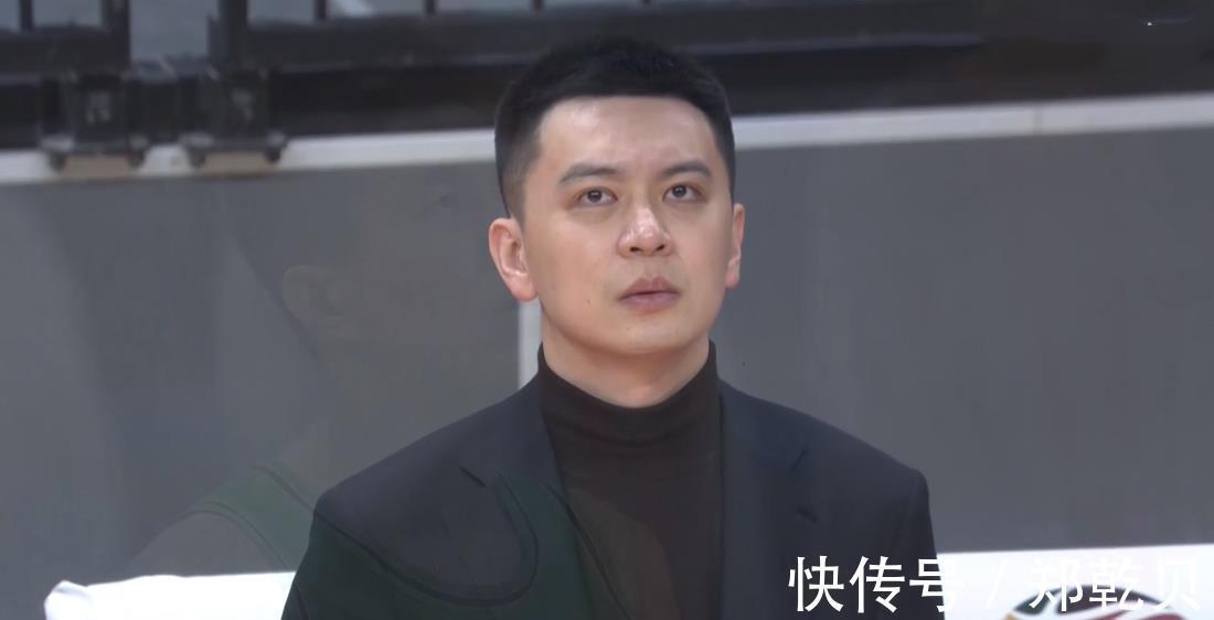 吉布森|杨鸣不满判罚吃技犯！京辽大战很惨烈，郭艾伦单节9+3+3
