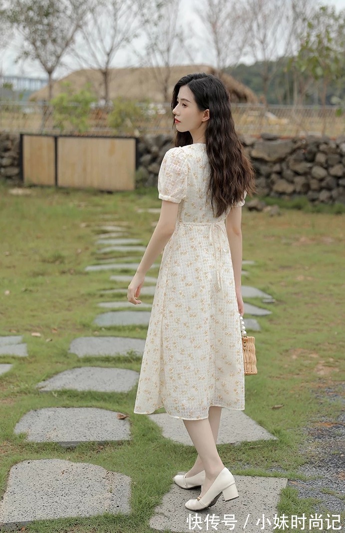 法式|法式甜美泡泡袖连衣裙，满满的公主心