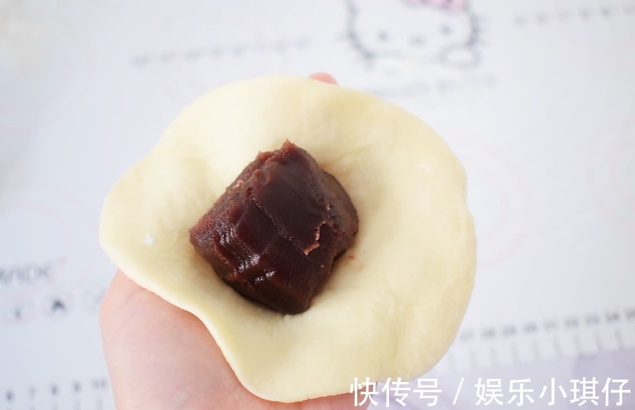 外酥|红豆沙饼，外酥里嫩，软糯美味热乎乎