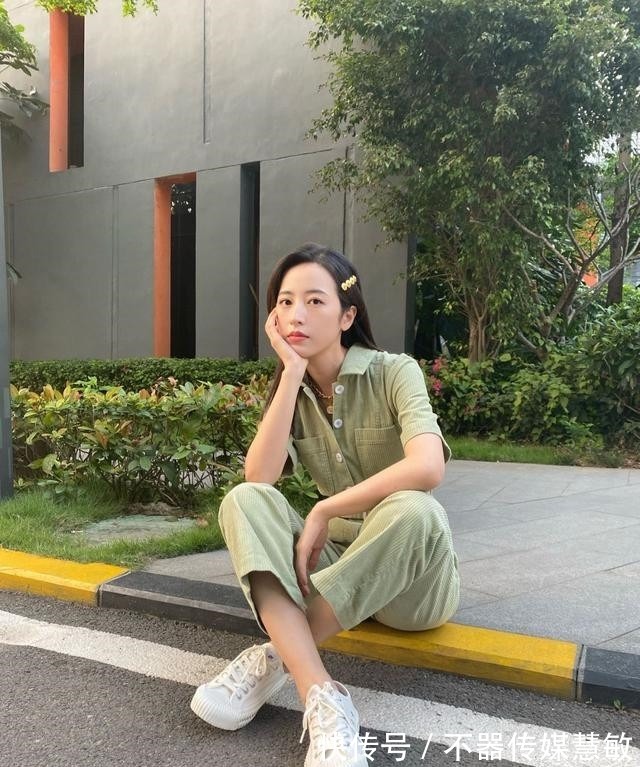 卡其色|别管流行什么颜色,今夏穿好这2个色,显白还高级,黄皮都爱了
