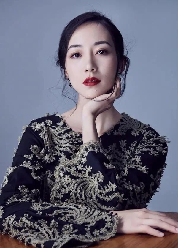 佩服|高冷“女神”韩雪的“瘦金体”不错,用笔细劲,结体疏朗,佩服!