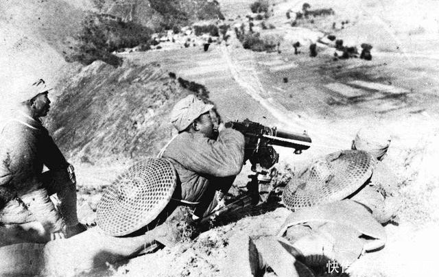 为啥|狡猾的日本士兵为啥不用钢盔?而喜欢带布帘的军帽,原因很简单