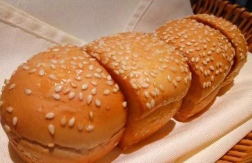 免费|吃牛排时,为何餐厅要免费赠送一份面包不知道别瞎吃,会闹笑话