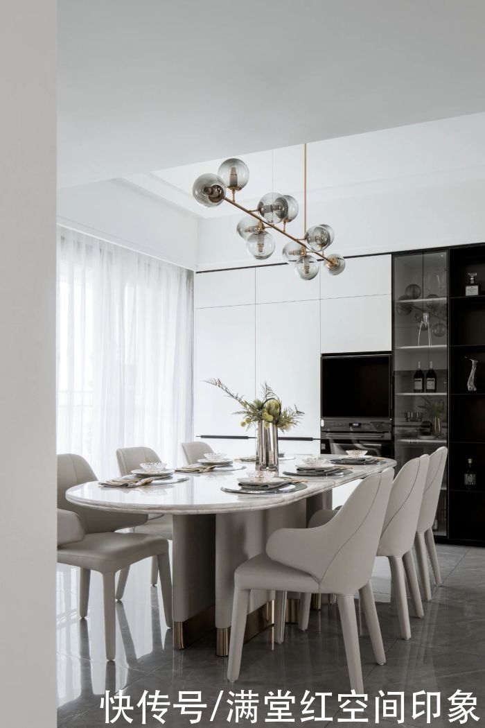 天地|精致轻奢,勾勒出时尚天地