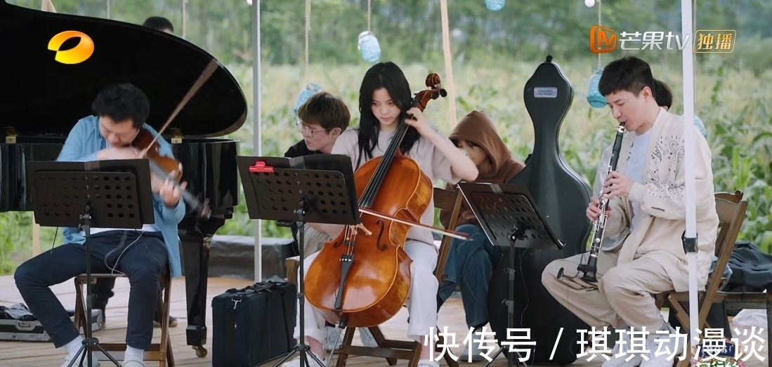 双标|《向往5》刚收官,欧阳娜娜张子枫合体上热搜遭喷,网友双标了!