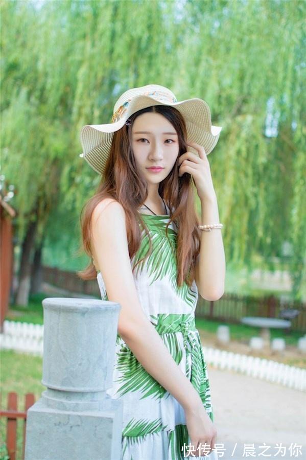 |搞笑GIF图：千万不能和大人一起玩跳跳床，不然就不是卡那了