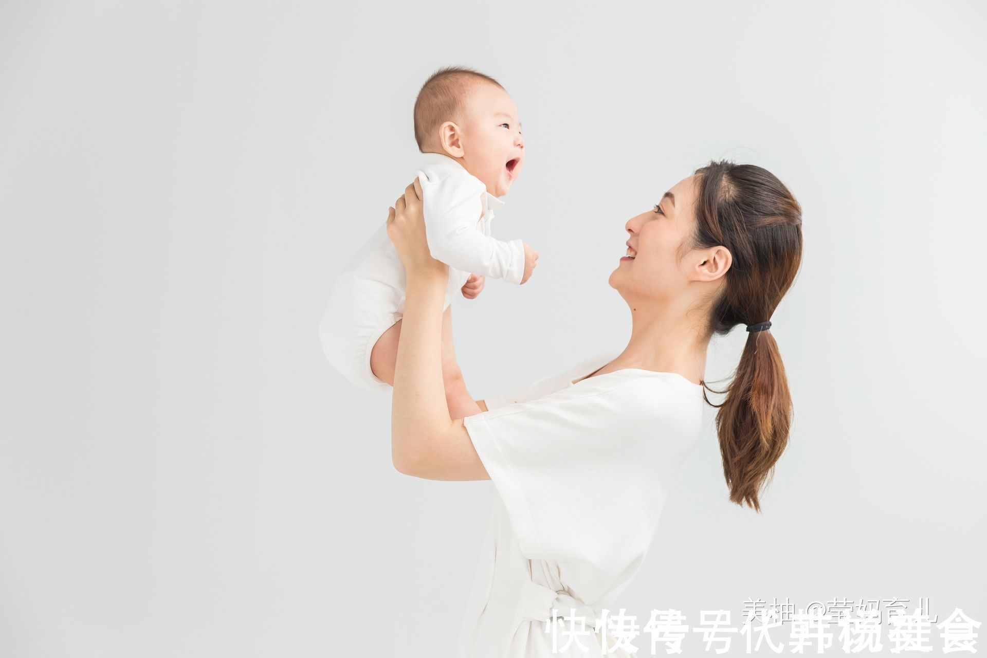 迟缓|8到12个月孩子,家长观察孩子六方面表现,如缺少可能发育迟缓