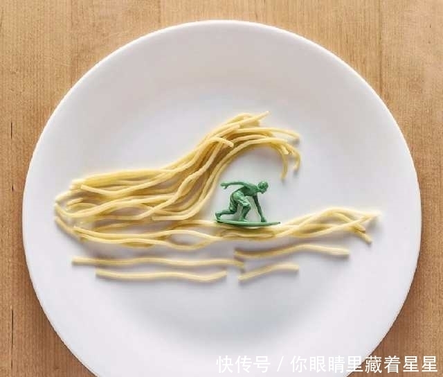  吃水果|这样吃水果才是最正确的姿势，赶紧学起来，保证你从前没见过