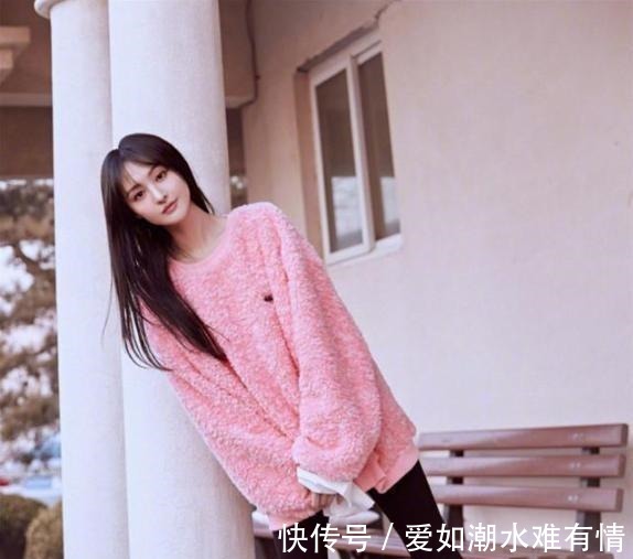 打底裤 小黑裤已经失宠了!现在流行“打底裤”外穿,搭大衣、卫衣都好看!