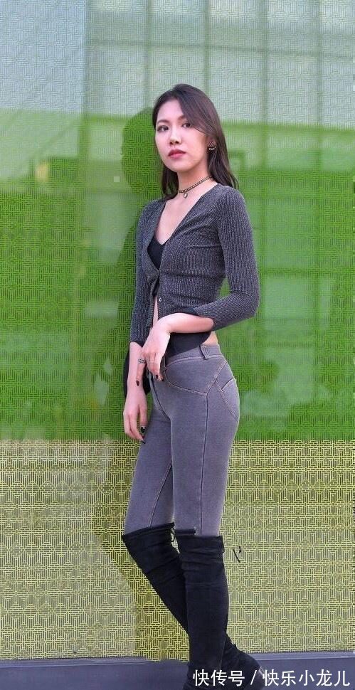 胸大 鲜艳色调的打底裤穿搭,着装就要选择时髦一点的,气质提升