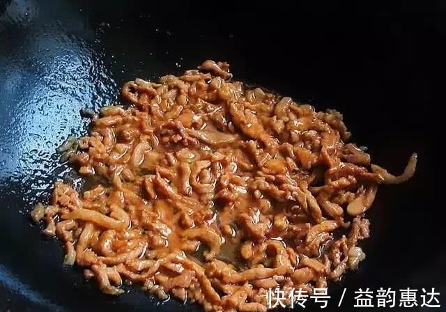 有这道家常下饭菜，吃饭香喷喷，一周吃三顿吃不够