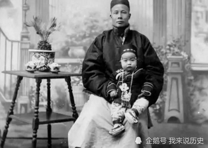 清朝|清朝时人们的坐姿，王爷威风凛凛，少爷放荡不羁