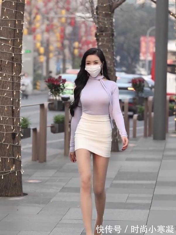 包臀裙|白色短裙搭上白高跟鞋,穿搭清新干净