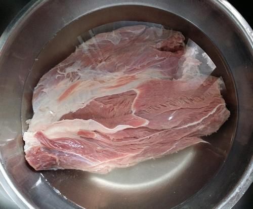 羊肉|炖牛羊肉,无需高压锅,多加1样它,半小时炖酥烂,不腥膻还入味