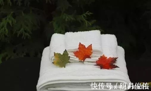 发黄|衣服发黄只能扔掉?太浪费!这么洗,每天都穿新衣服