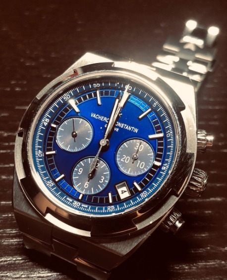 江诗丹顿纵横四海新版5500V腕表, 堪称最热门的运动型腕表