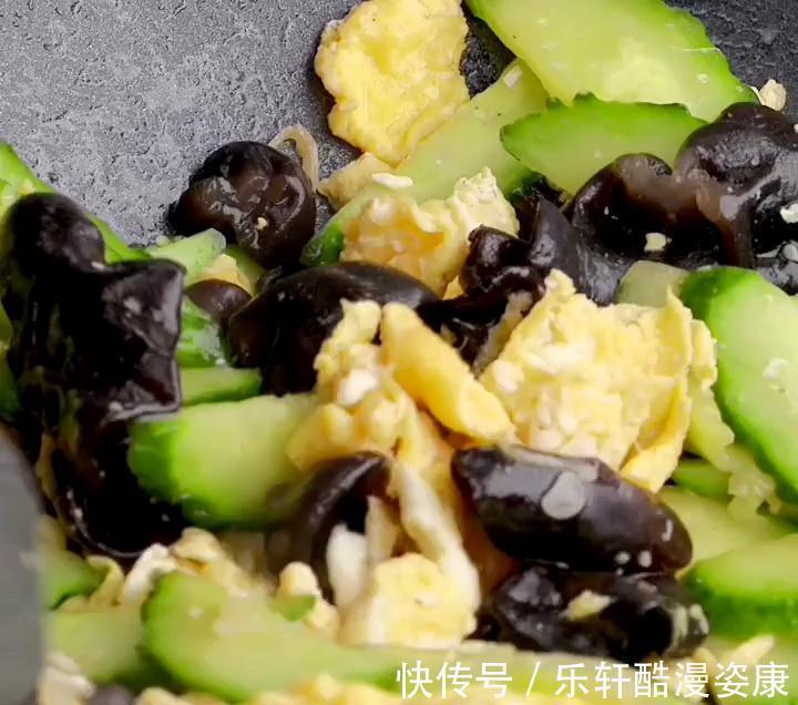 清肠|炎热夏天,这菜碰见别手软,爽口又开胃,清肠又解馋,别不懂吃