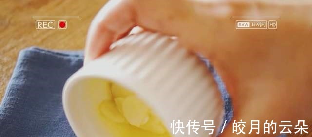 搭配|开启剩饭新模式，不炒、不煮、不蒸，搭配1个鸡蛋，出锅秒光盘！
