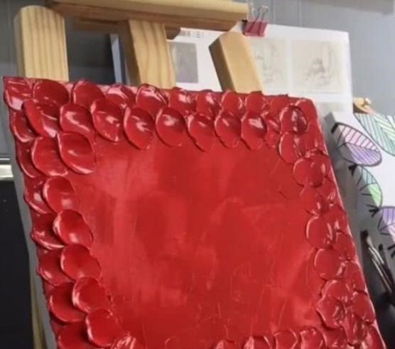 颜料@美术生被指责浪费颜料,只用红色作画,看到成品后老师都得跪下!
