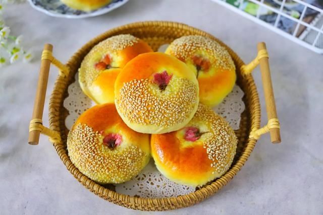 新手|入门级面包配方，新手照着做就行，松软香甜，放三天也不硬