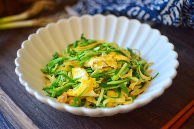 皮肤|“天然雌激素”,女性经常吃,皮肤水嫩,腰肢细,40岁似少女