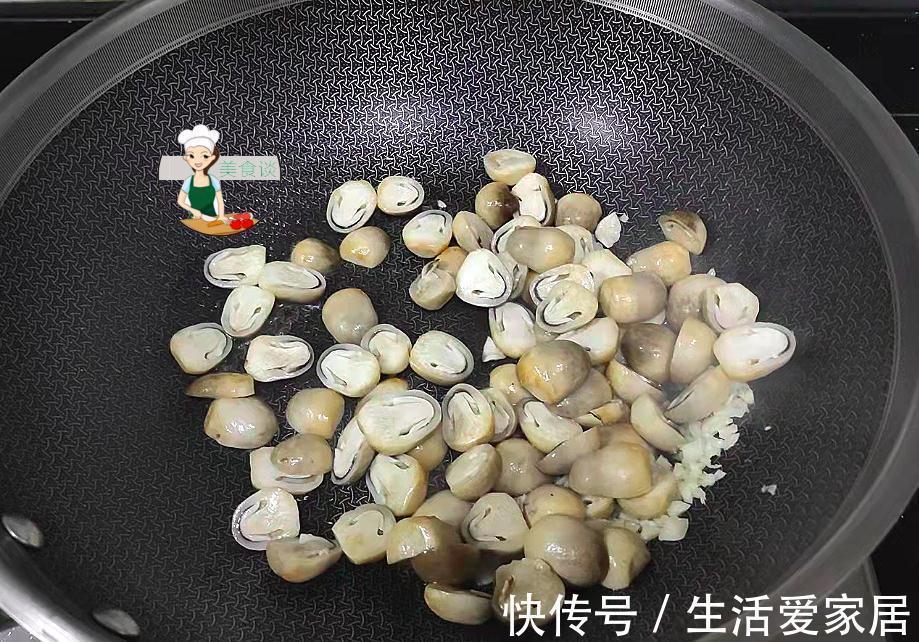 lily|秋天,此菜女人记得要多吃,不放肉也很鲜,补铁养血,提高免疫力