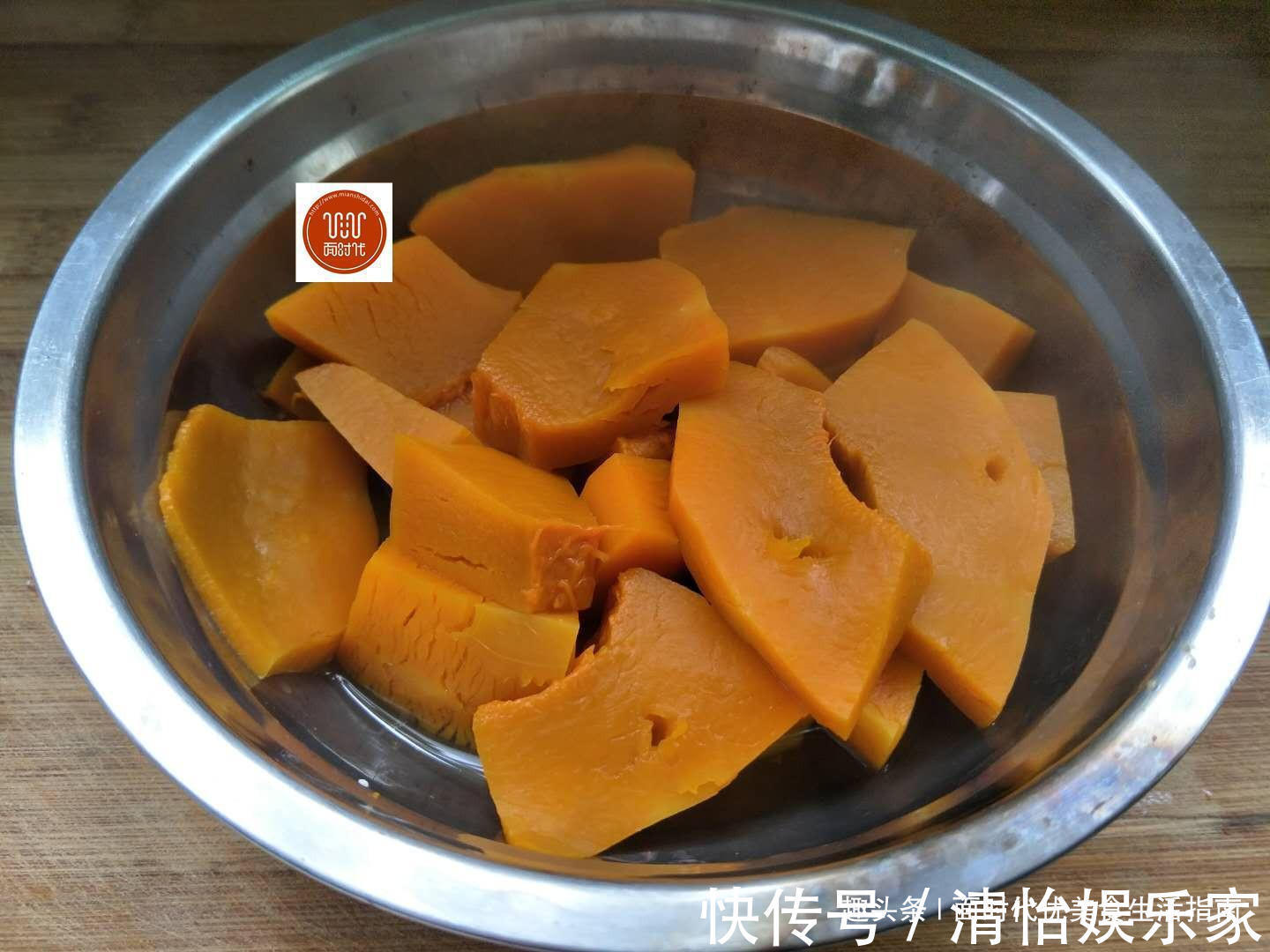 手把手教你做出清香酥脆的南瓜饼,你值得去做一份尝尝!