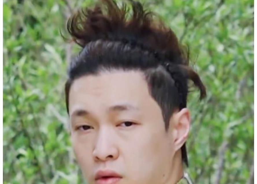 張藝興顏值管理崩塌,清早素顏狀態(tài)被吐槽不如素人,這還是男神?