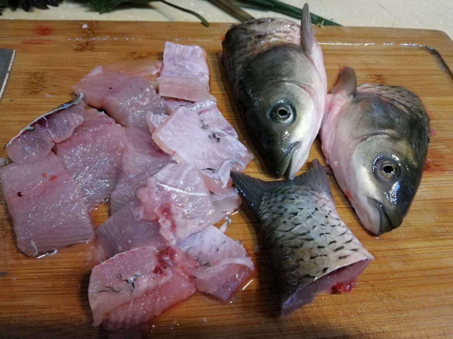  特色美食|地道湖南乡野特色美食，干红薯叶煮鱼，汤浓味美超级下饭！