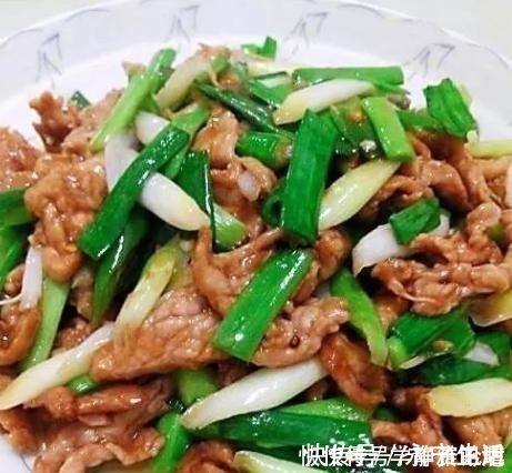 食用盐|炒肉时，别只会用淀粉腌制，牢记这3点，肉质鲜嫩入味不粘锅！