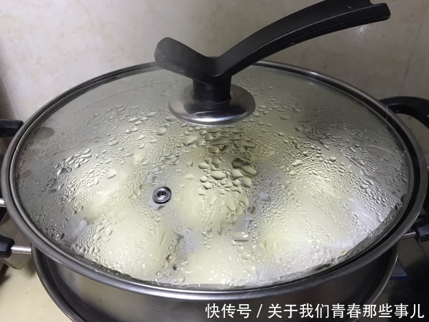 酵母菌|蒸馒头用大火还是小火?很多人用错了火,难怪馒头干硬塌陷,不香