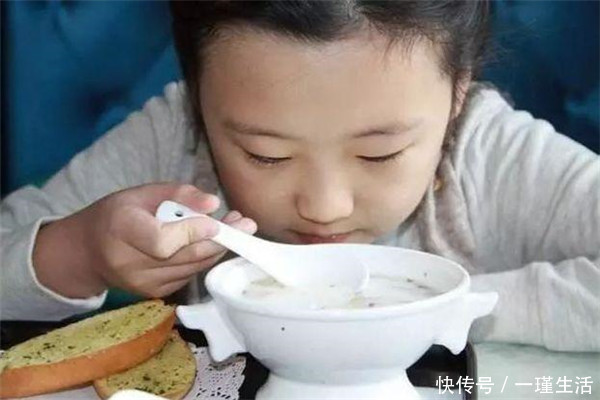 运动|孩子有下列毛病赶紧改,可能会使骨骺线提前闭合,影响娃身高发育