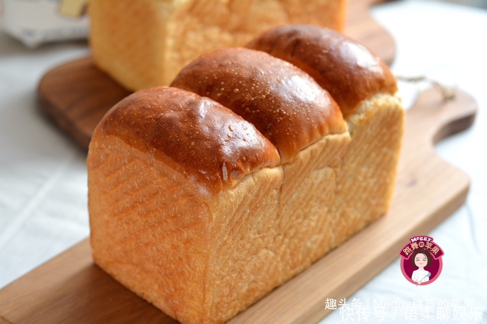 美食|早餐吃吐司不用买,在家做的吐司太好吃了,又香又软,美食get