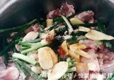 排骨|香酥排骨皮脆肉嫩，口感鲜滑，外焦里嫩，香气扑鼻，孩子特别喜欢！