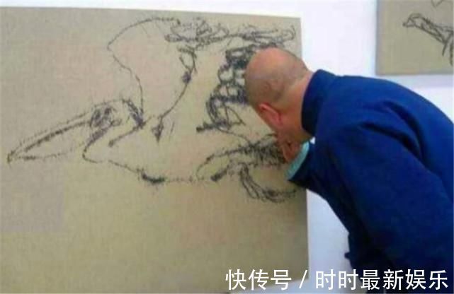 画作！他画了一只鸟拍卖25万，网友质疑不如小学生，专家：重点在鸟眼睛