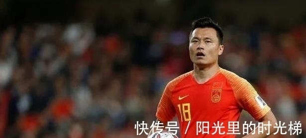 国足|32岁归化成国足新郜林!有支点作用,能拼能抢,武磊身边最佳僚机