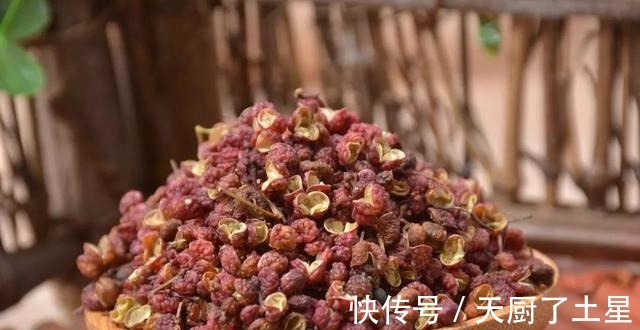 猪肉不管做啥菜,最忌放这3种调料,难怪猪肉又腥又柴不好吃!