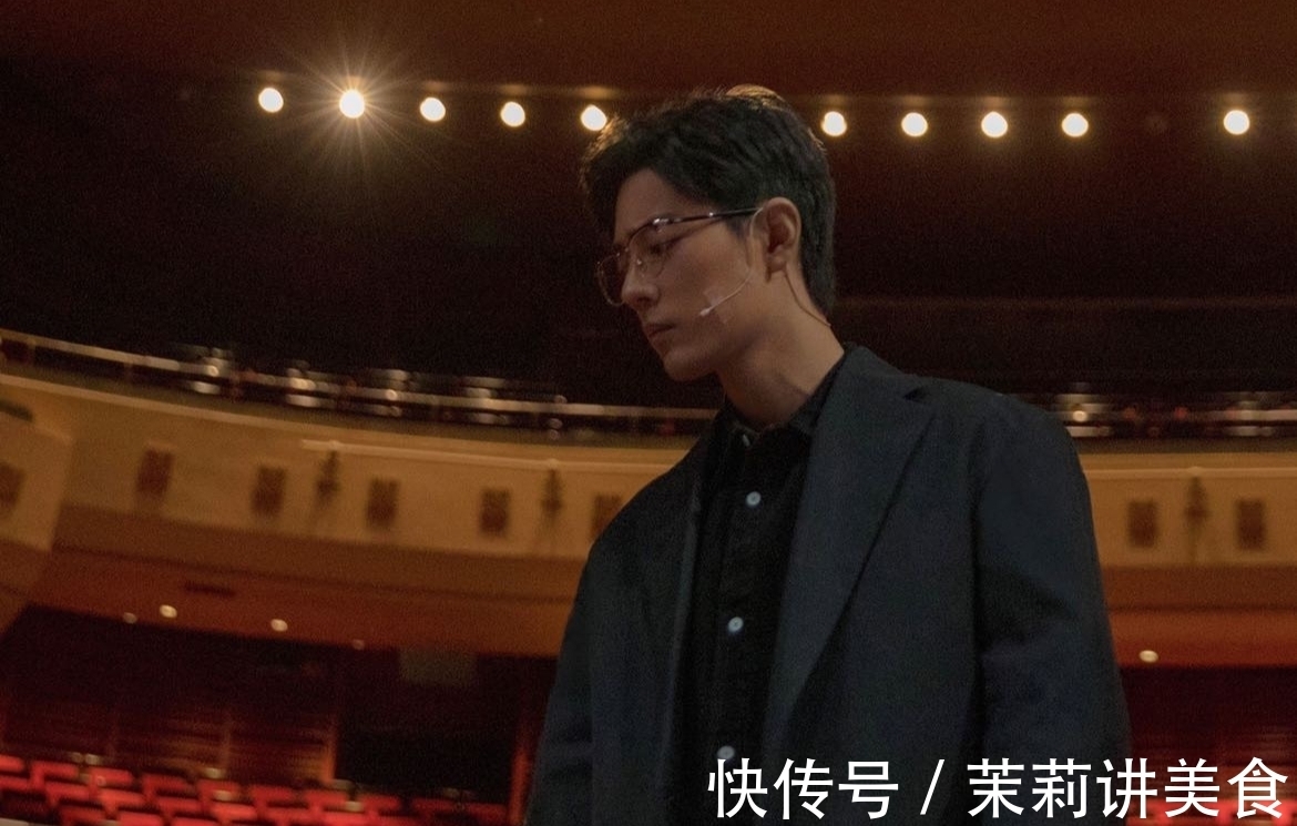 肖战刚|肖战成名不易,吃一个锅盔要饿两天,没想过自己会去大剧院表演