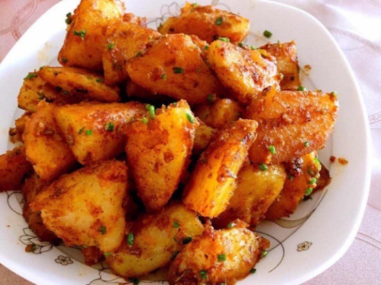 尿酸过高|高尿酸的“元凶”出现了,专家表示不想肾脏衰竭,4种食物多吃