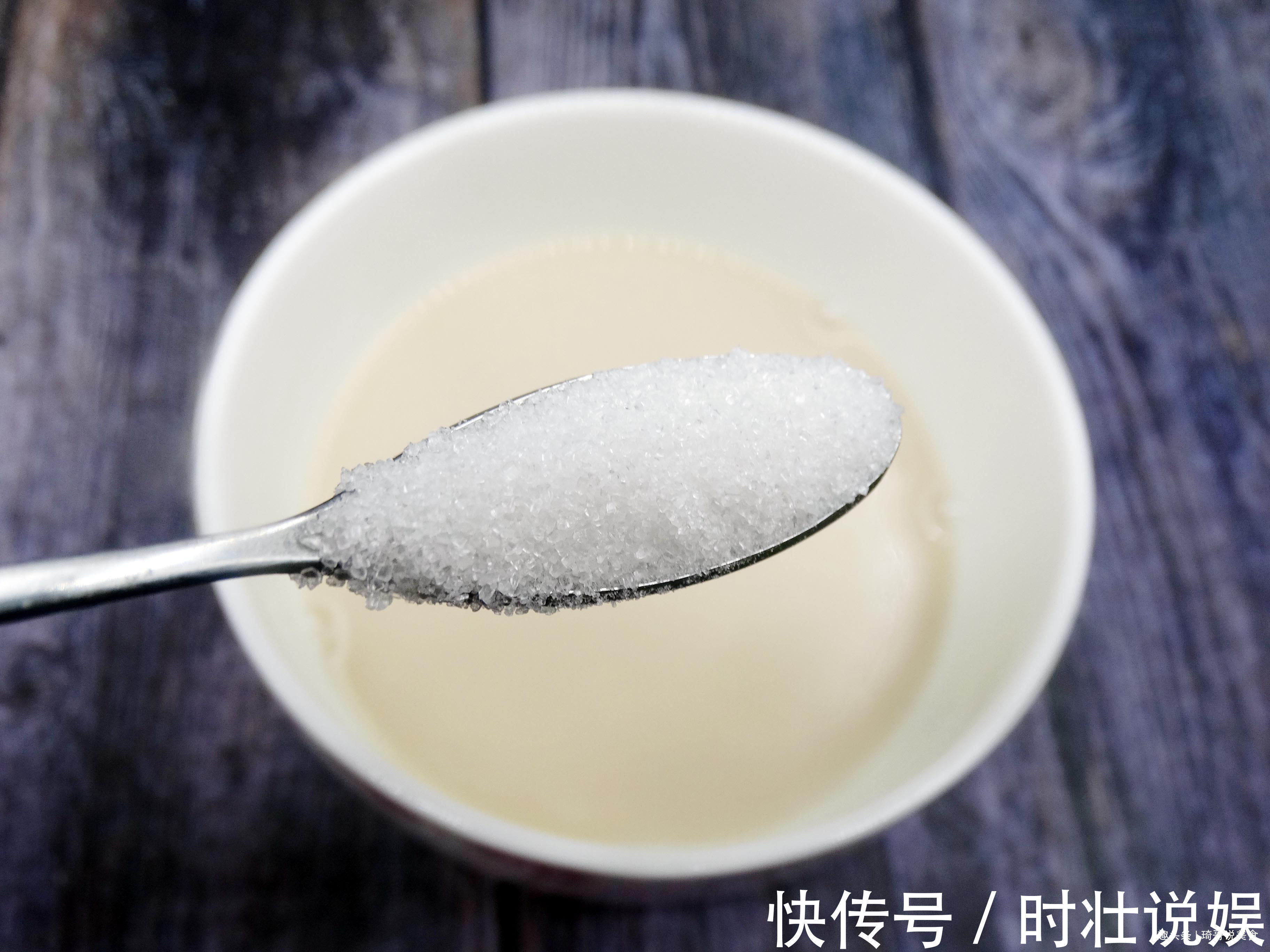 今天才知道,酵母粉的正确用法,很多人一直用错,难怪面发不起来