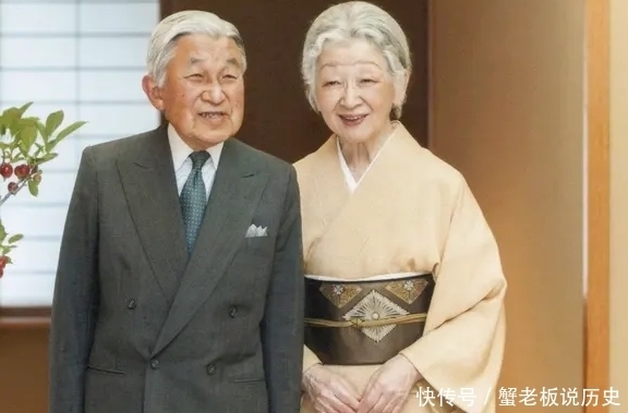 明仁天皇|上世纪日本天皇访华,晚宴时要求撤了一道菜,中方为何直接拒绝