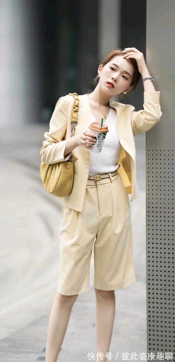 服装|简约又精致的职场穿搭，会让整个人更加精神，甚至可以美成焦点
