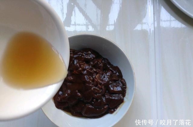 下锅|在家炒猪肝,可不要洗碗直接就下锅了,里面寄生虫,病菌处理不净