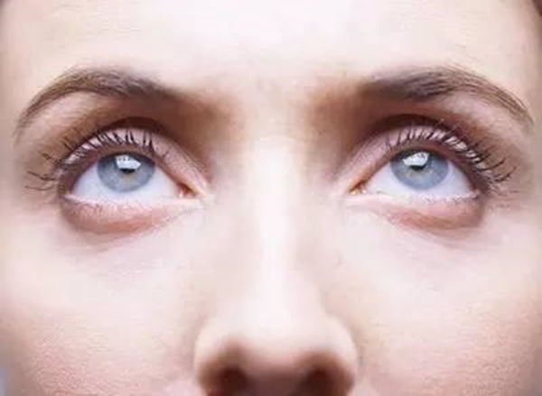 小拇指|动动小拇指,每天5分钟,补肾安神,失眠少了,白头发也少了!