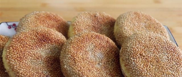 油炸糕|糯米粉这样做才好吃,外酥里软不粘牙,比油炸糕还简单